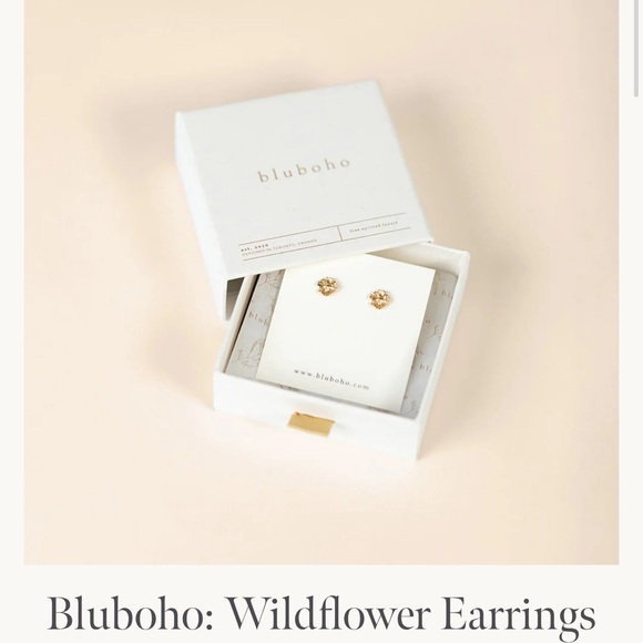 Jilly Box x Bluboho: Little Wildflower Earrings - Picture 2 of 4